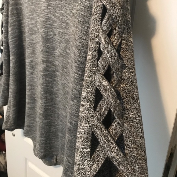 Cross cross arm sweater - Picture 2 of 3